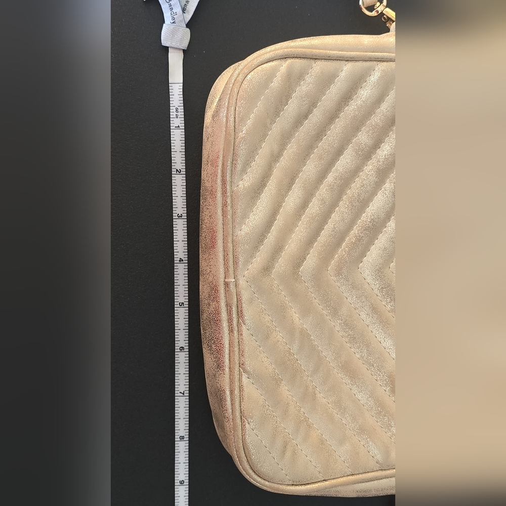Caroline Hill Quilted Metallic Gold Shimmer Purse Excellent Condition - Picture 3 of 8